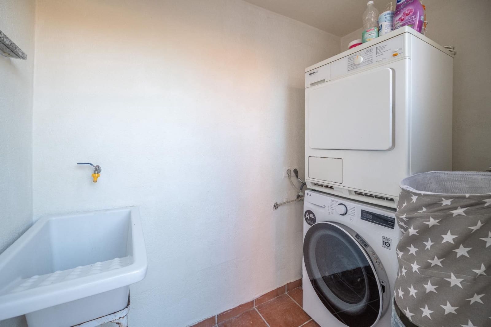 5 sovrum Villa till salu i Granada stad med garage - 585 000 € (Ref: 9534292)