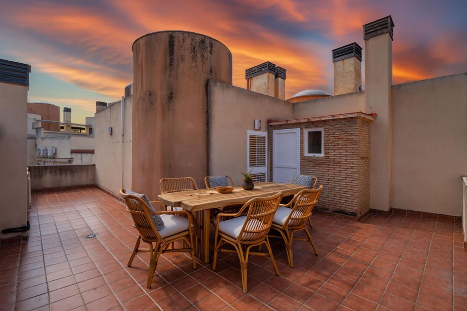 5 sovrum Villa till salu i Granada stad med garage - 585 000 € (Ref: 9534292)