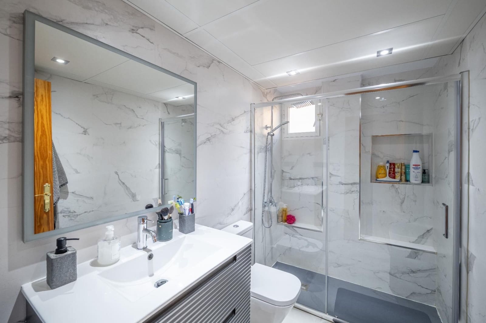 5 sovrum Villa till salu i Granada stad med garage - 585 000 € (Ref: 9534292)