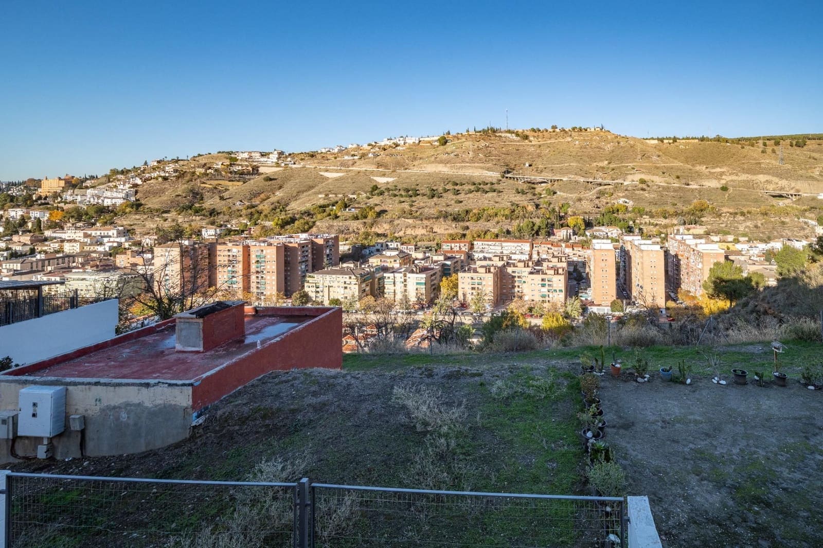 5 sovrum Villa till salu i Granada stad med garage - 585 000 € (Ref: 9534292)