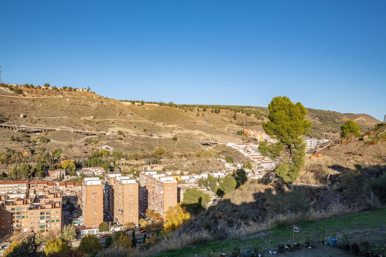 5 sovrum Villa till salu i Granada stad med garage - 585 000 € (Ref: 9534292)