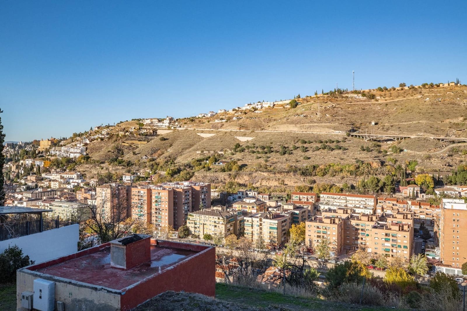 5 sovrum Villa till salu i Granada stad med garage - 585 000 € (Ref: 9534292)