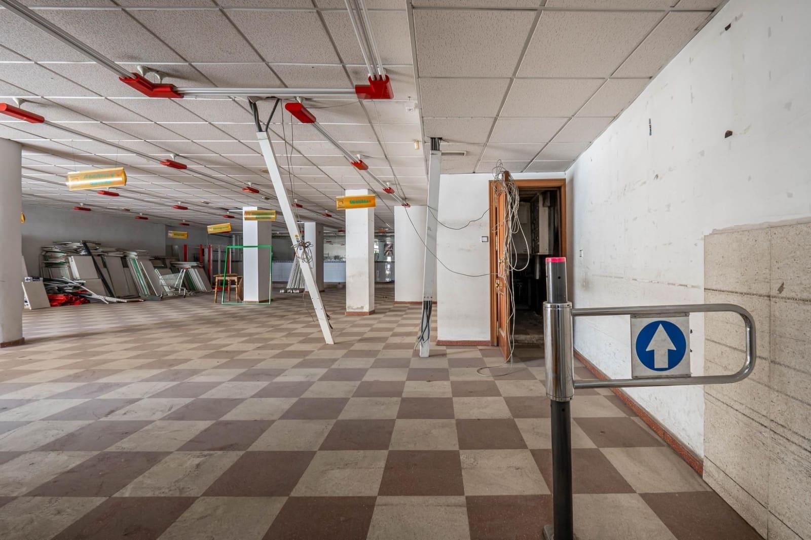 Local Commercial à vendre à Cenes de la Vega - 199 900 € (Ref: 9534293)