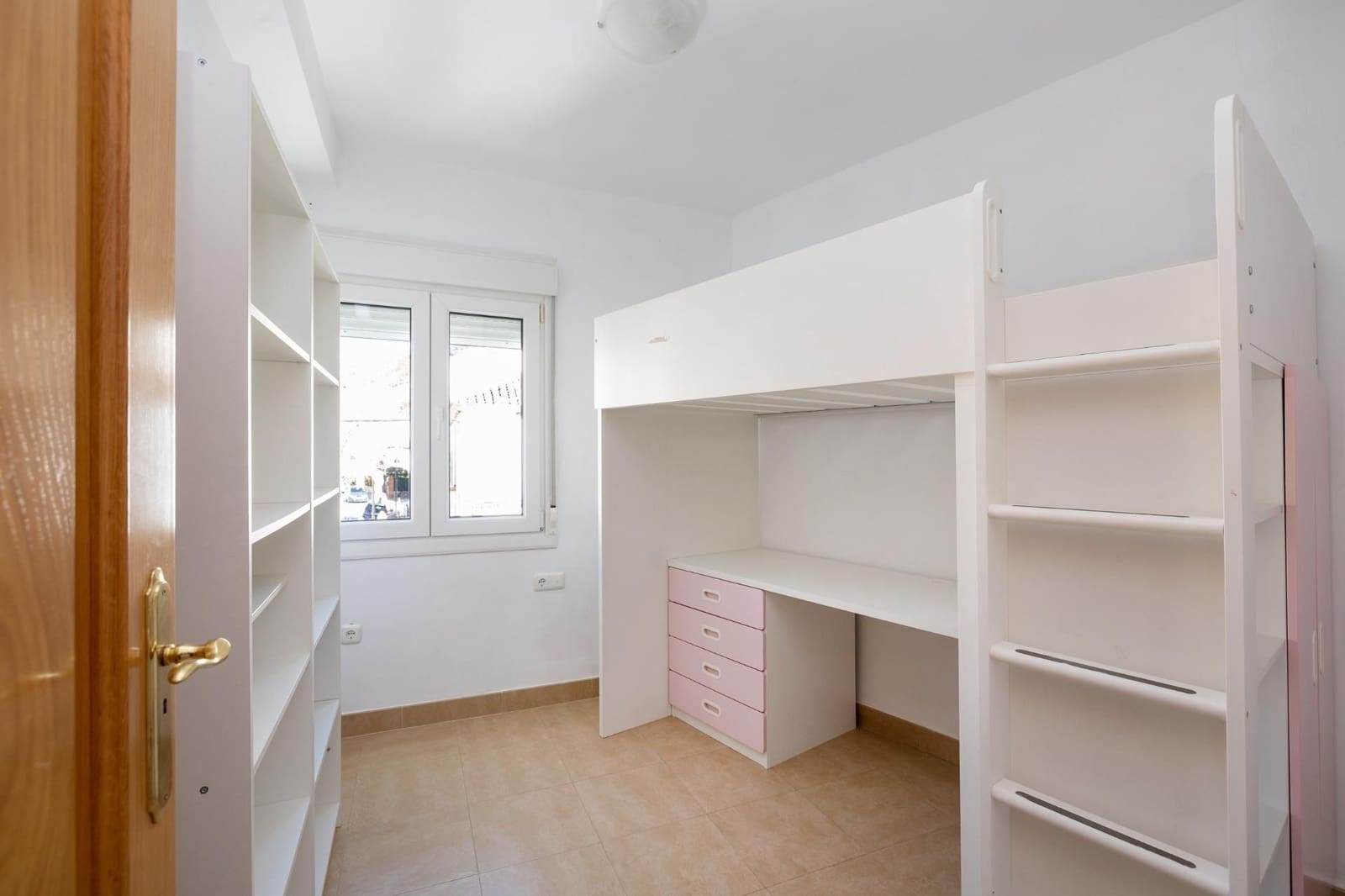 2 bedroom Flat for sale in Huetor Santillan - € 125,000 (Ref: 9534294)