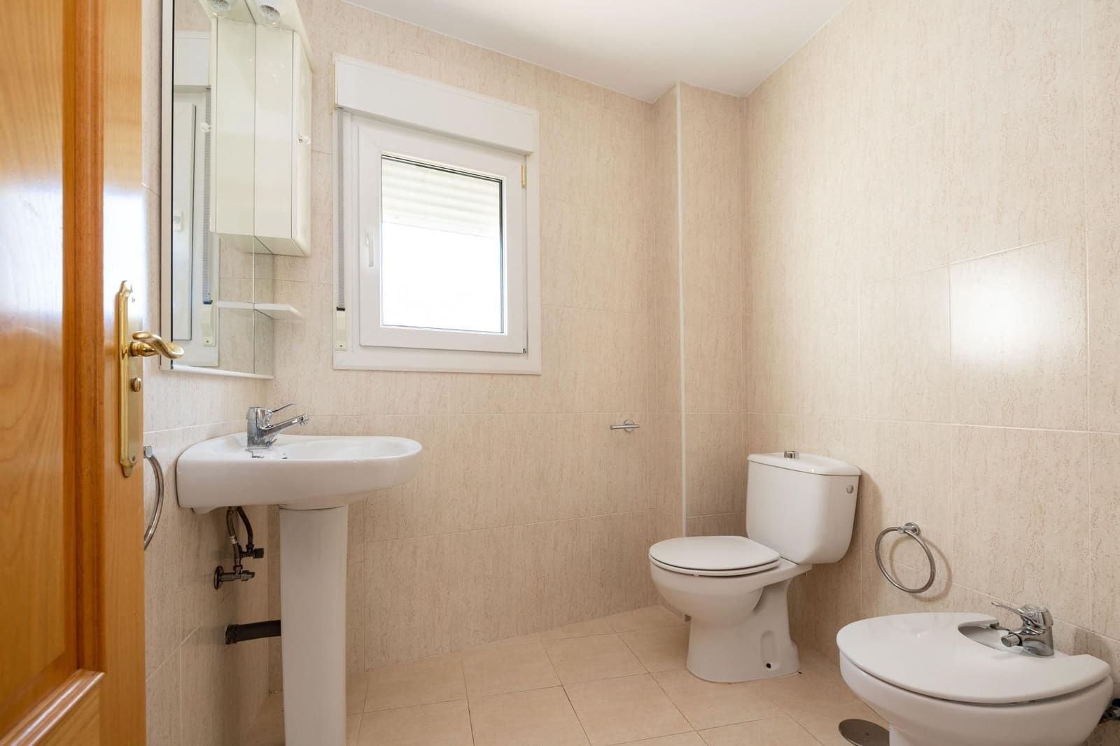 2 bedroom Flat for sale in Huetor Santillan - € 125,000 (Ref: 9534294)