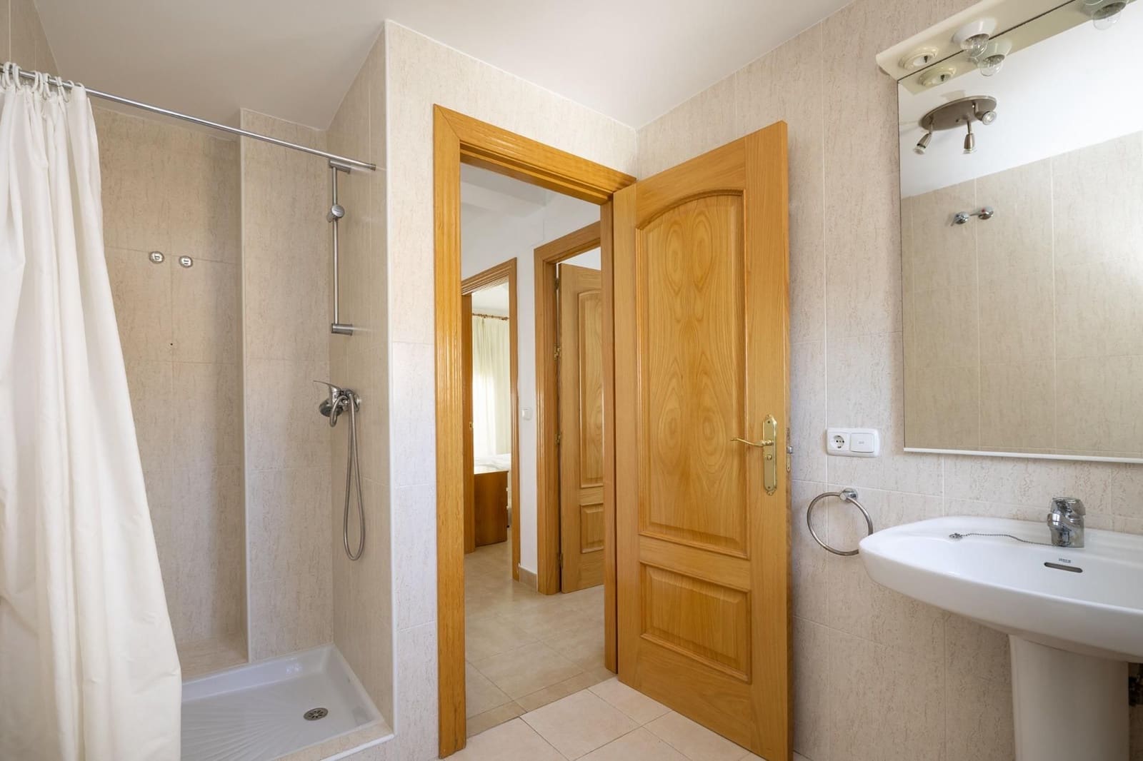 2 bedroom Flat for sale in Huetor Santillan - € 125,000 (Ref: 9534294)