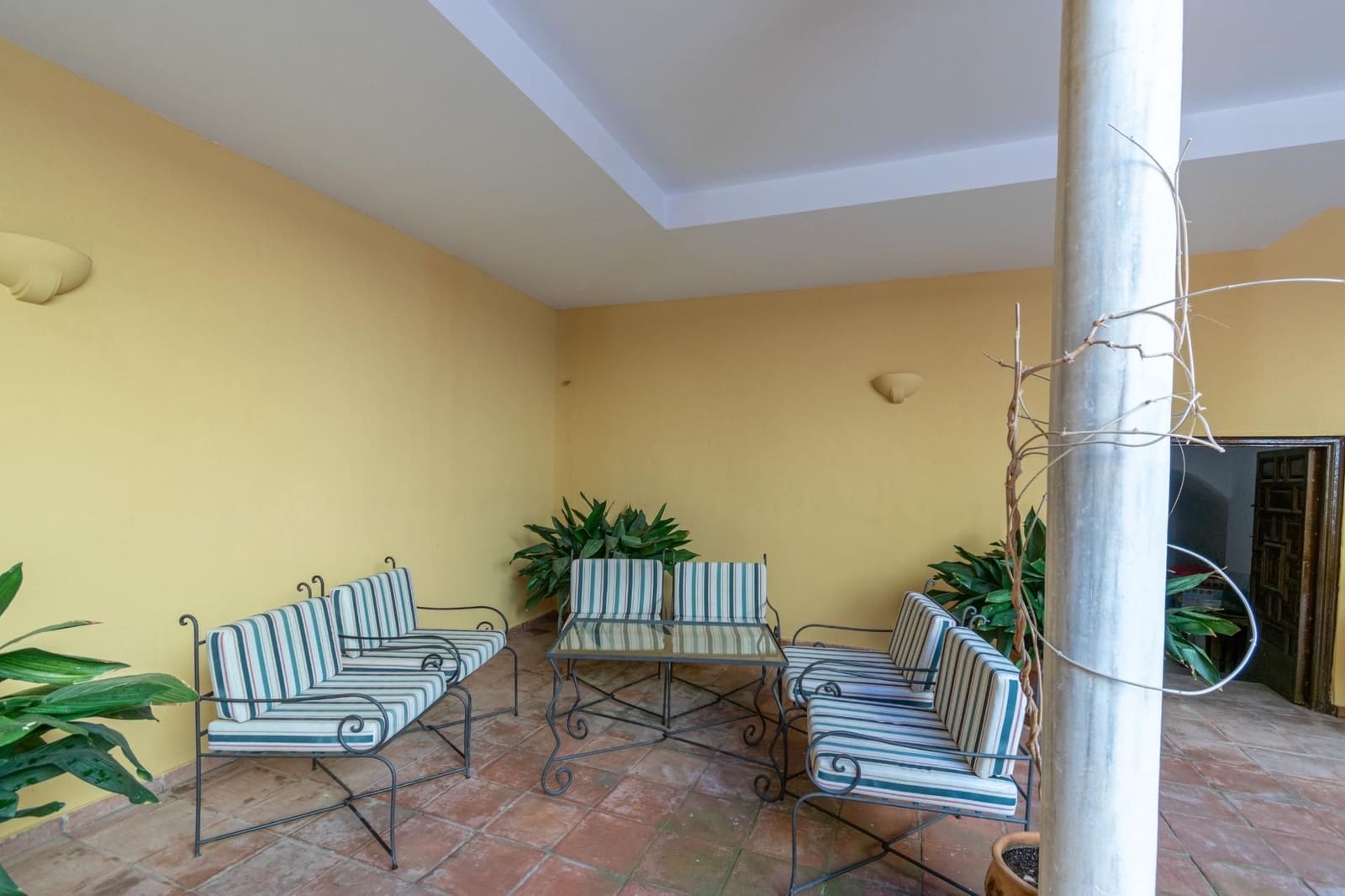 12 bedroom Townhouse for sale in Guadix with pool - € 550,000 (Ref: 9534299)