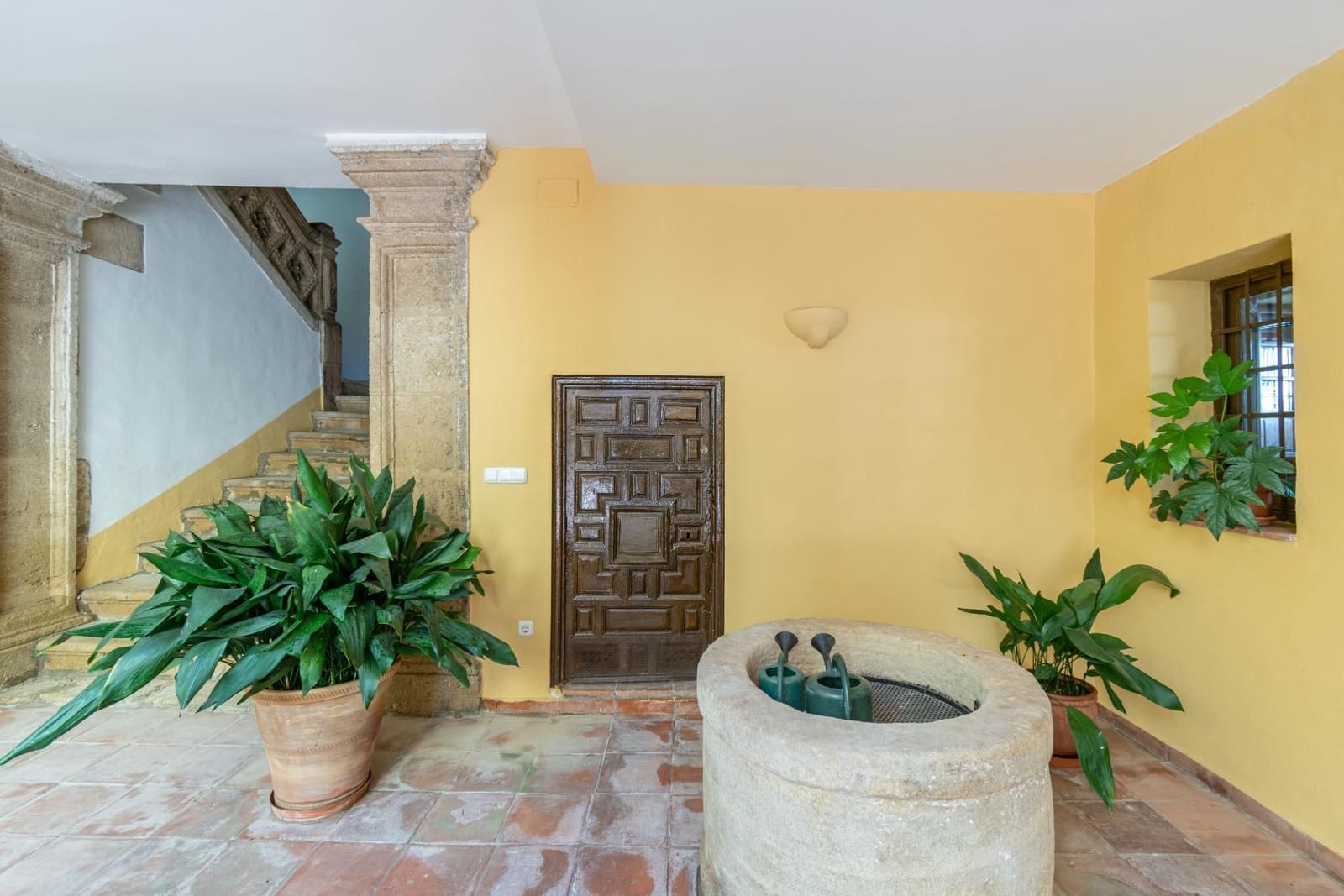 12 bedroom Townhouse for sale in Guadix with pool - € 550,000 (Ref: 9534299)