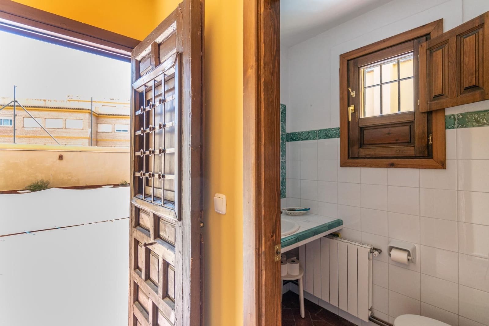 12 bedroom Townhouse for sale in Guadix with pool - € 550,000 (Ref: 9534299)