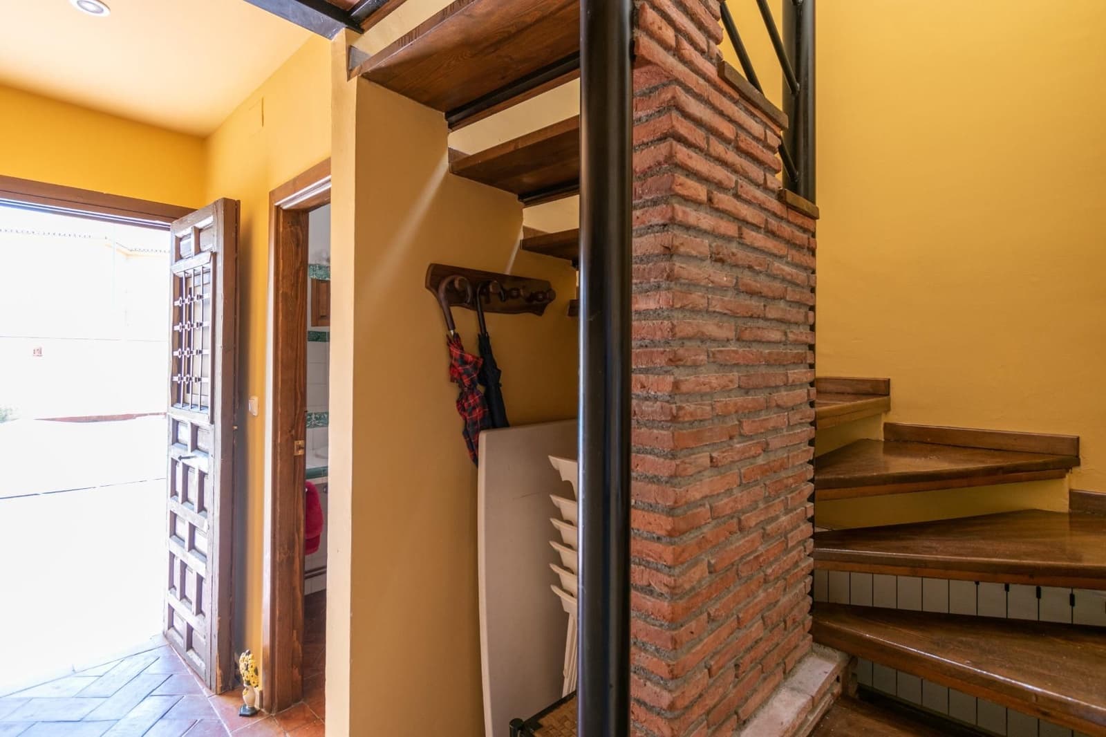 12 bedroom Townhouse for sale in Guadix with pool - € 550,000 (Ref: 9534299)