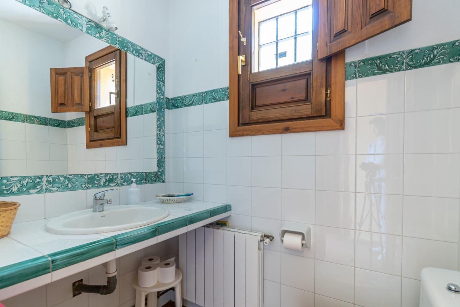 12 bedroom Townhouse for sale in Guadix with pool - € 550,000 (Ref: 9534299)