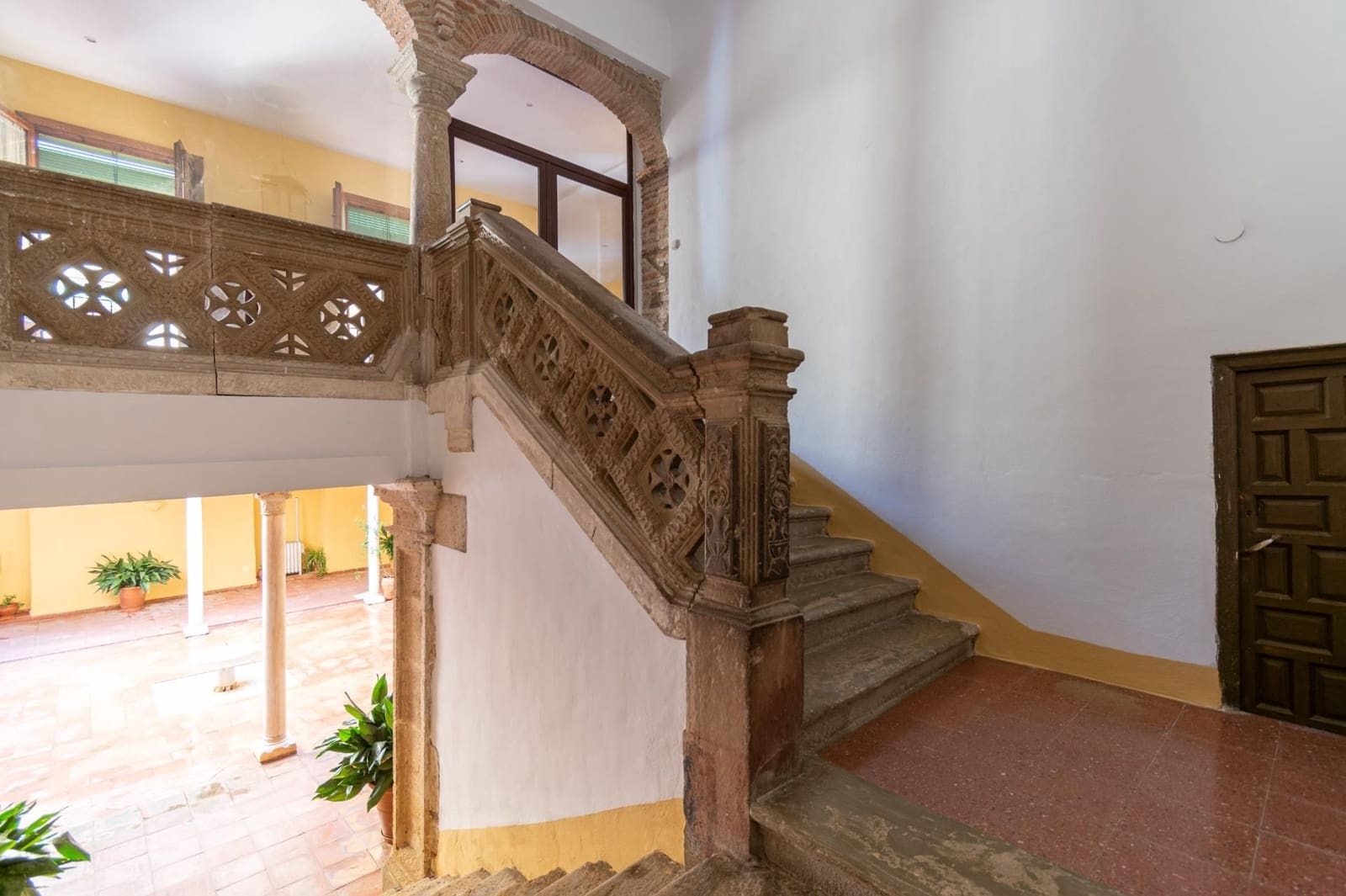 12 bedroom Townhouse for sale in Guadix with pool - € 550,000 (Ref: 9534299)