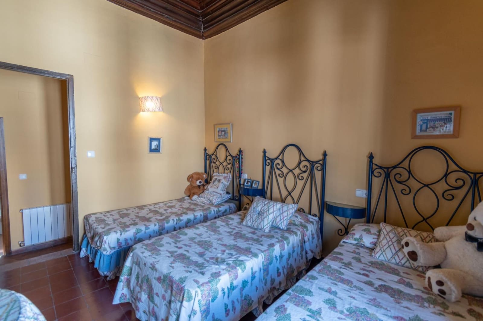 12 bedroom Townhouse for sale in Guadix with pool - € 550,000 (Ref: 9534299)