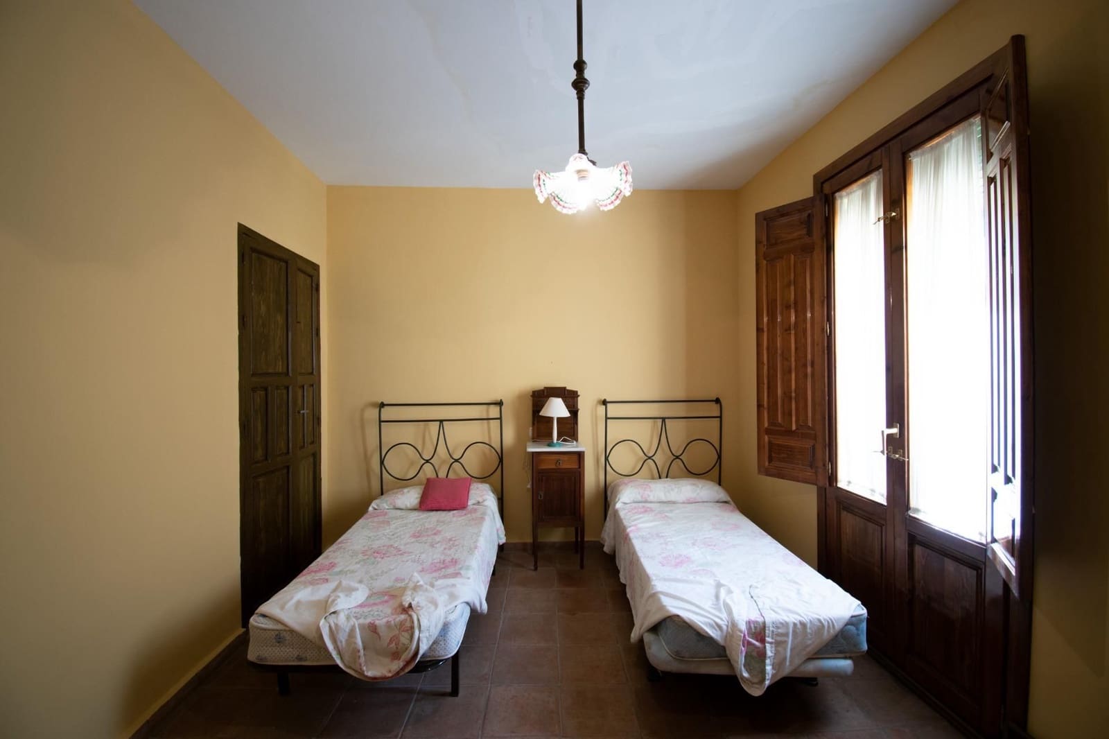 12 bedroom Townhouse for sale in Guadix with pool - € 550,000 (Ref: 9534299)