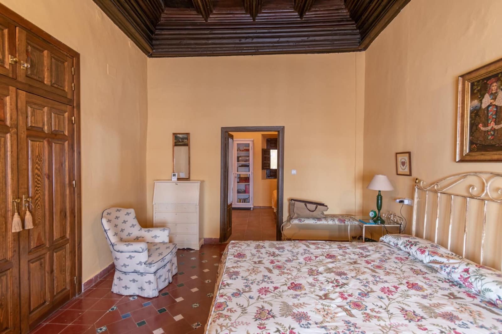 12 bedroom Townhouse for sale in Guadix with pool - € 550,000 (Ref: 9534299)