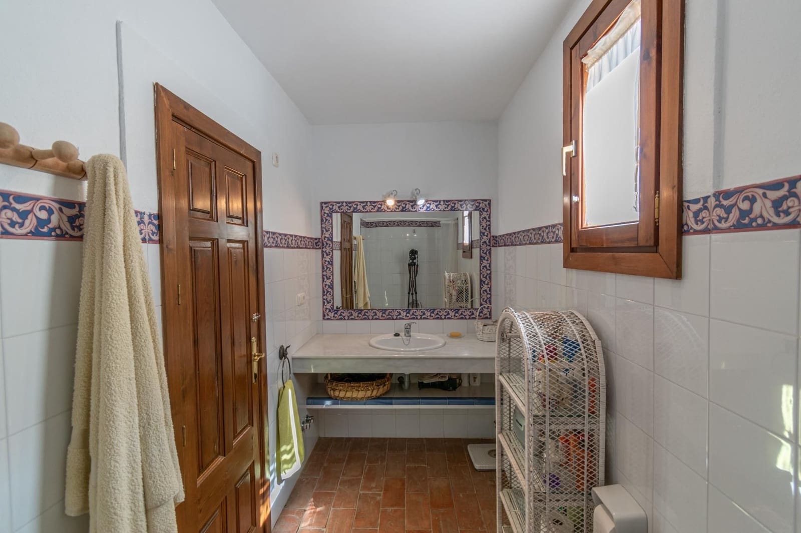 12 bedroom Townhouse for sale in Guadix with pool - € 550,000 (Ref: 9534299)