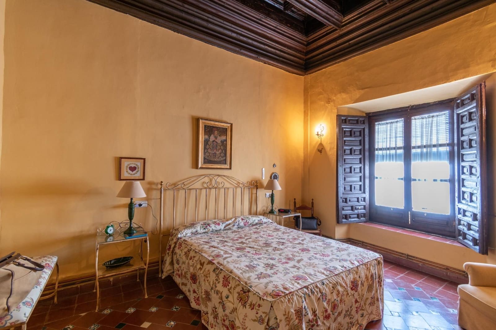 12 bedroom Townhouse for sale in Guadix with pool - € 550,000 (Ref: 9534299)