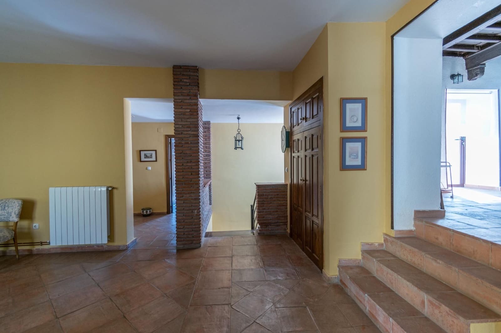12 bedroom Townhouse for sale in Guadix with pool - € 550,000 (Ref: 9534299)