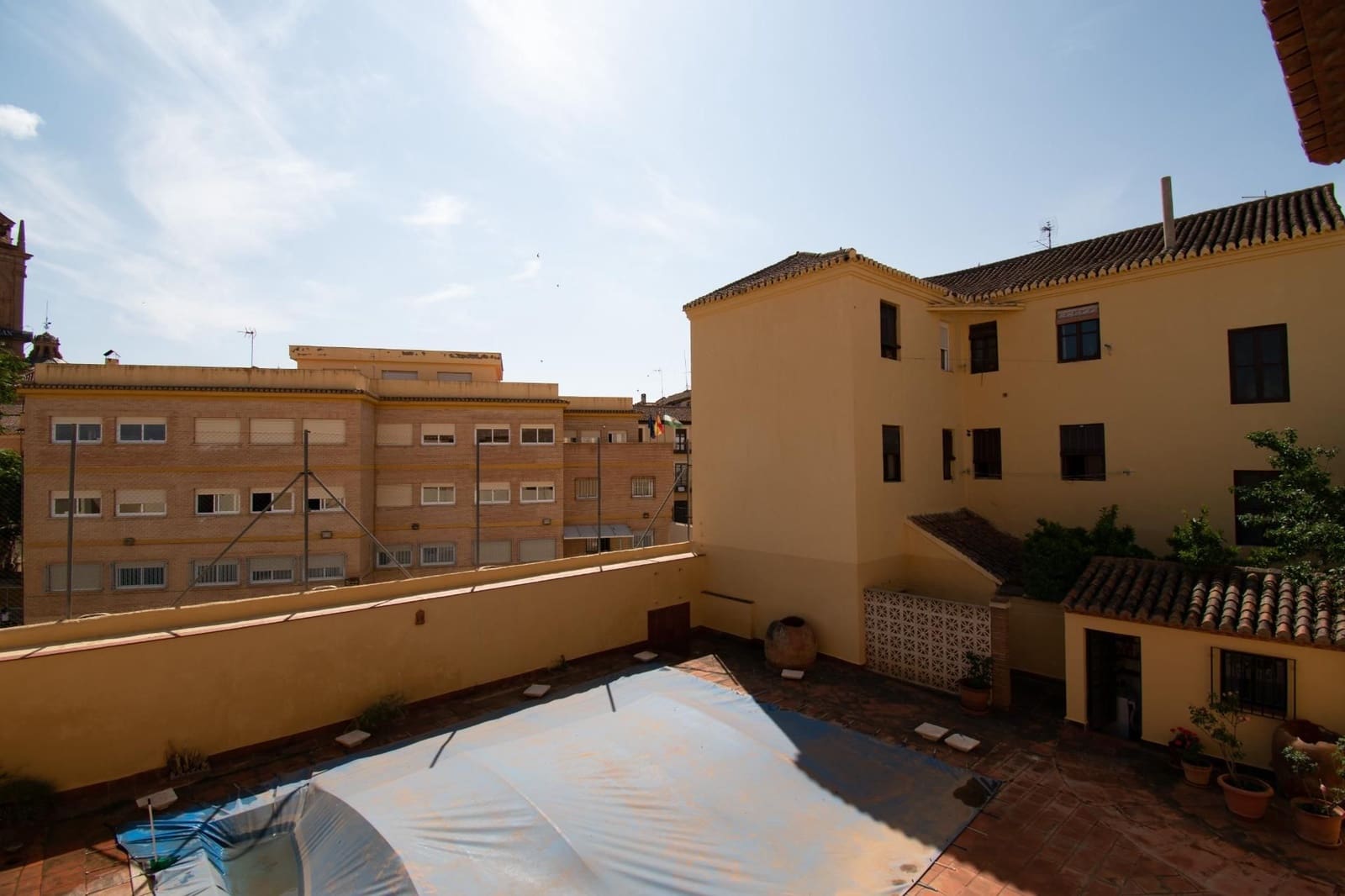 12 bedroom Townhouse for sale in Guadix with pool - € 550,000 (Ref: 9534299)