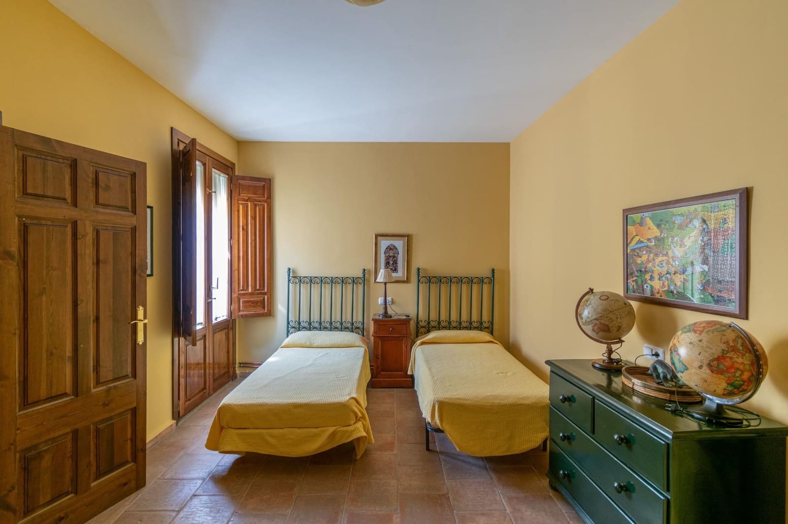 12 bedroom Townhouse for sale in Guadix with pool - € 550,000 (Ref: 9534299)