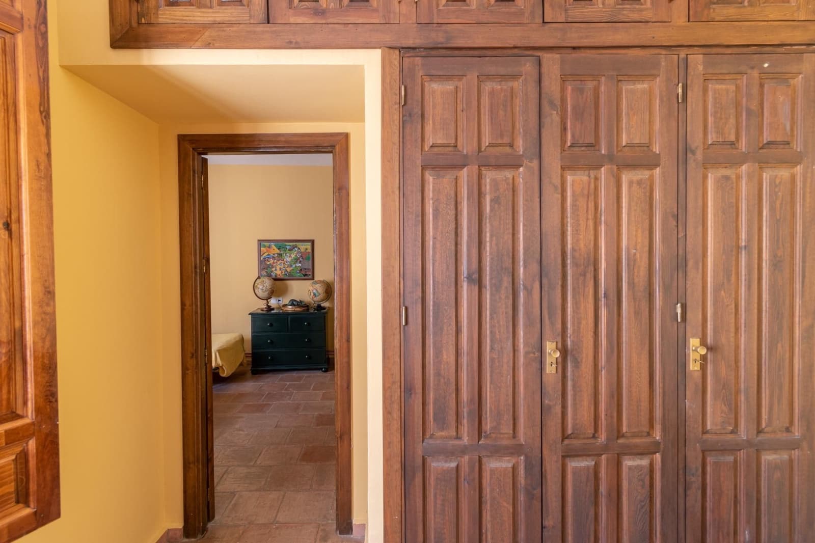 12 bedroom Townhouse for sale in Guadix with pool - € 550,000 (Ref: 9534299)