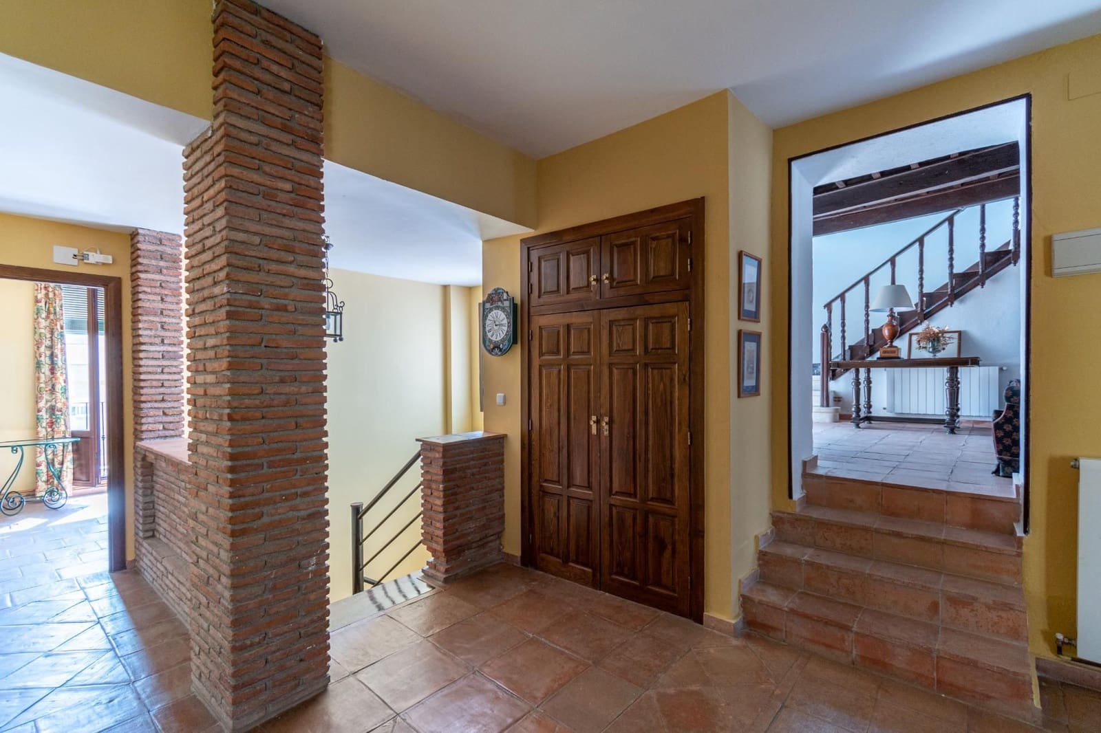 12 bedroom Townhouse for sale in Guadix with pool - € 550,000 (Ref: 9534299)