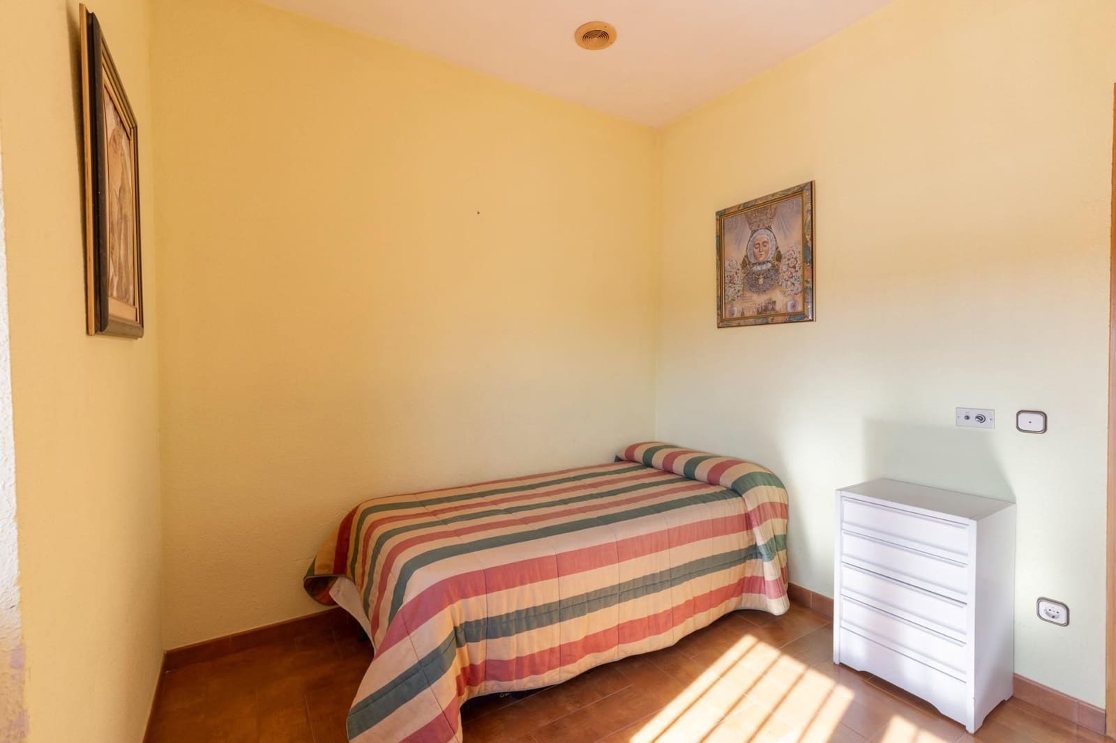 Finca/Casa Rural de 8 habitaciones en Granada ciudad en venta con piscina garaje - 685.700 € (Ref: 9534300)