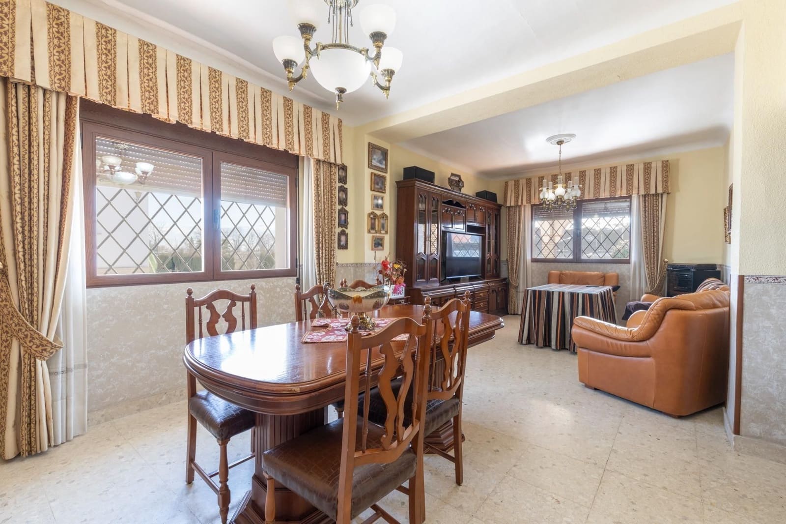 Finca/Casa Rural de 8 habitaciones en Granada ciudad en venta con piscina garaje - 685.700 € (Ref: 9534300)