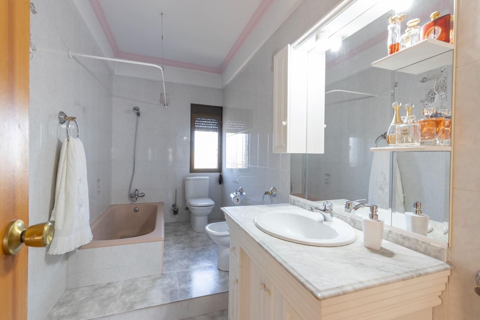 Finca/Casa Rural de 8 habitaciones en Granada ciudad en venta con piscina garaje - 685.700 € (Ref: 9534300)