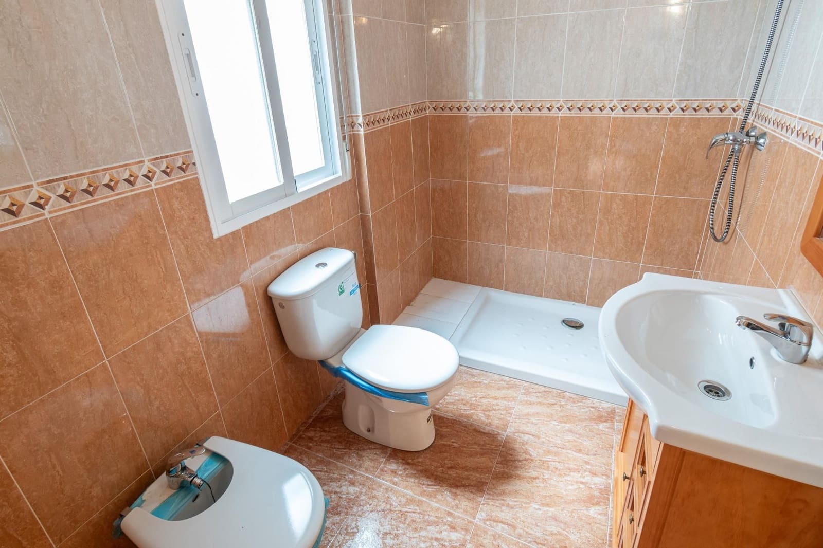 3 bedroom Flat for sale in Itrabo - € 98,000 (Ref: 9534302)