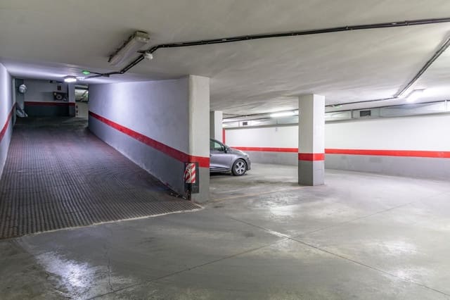 Garage te koop in Figares, Granada stad - € 29.900 (Ref: 9534306)