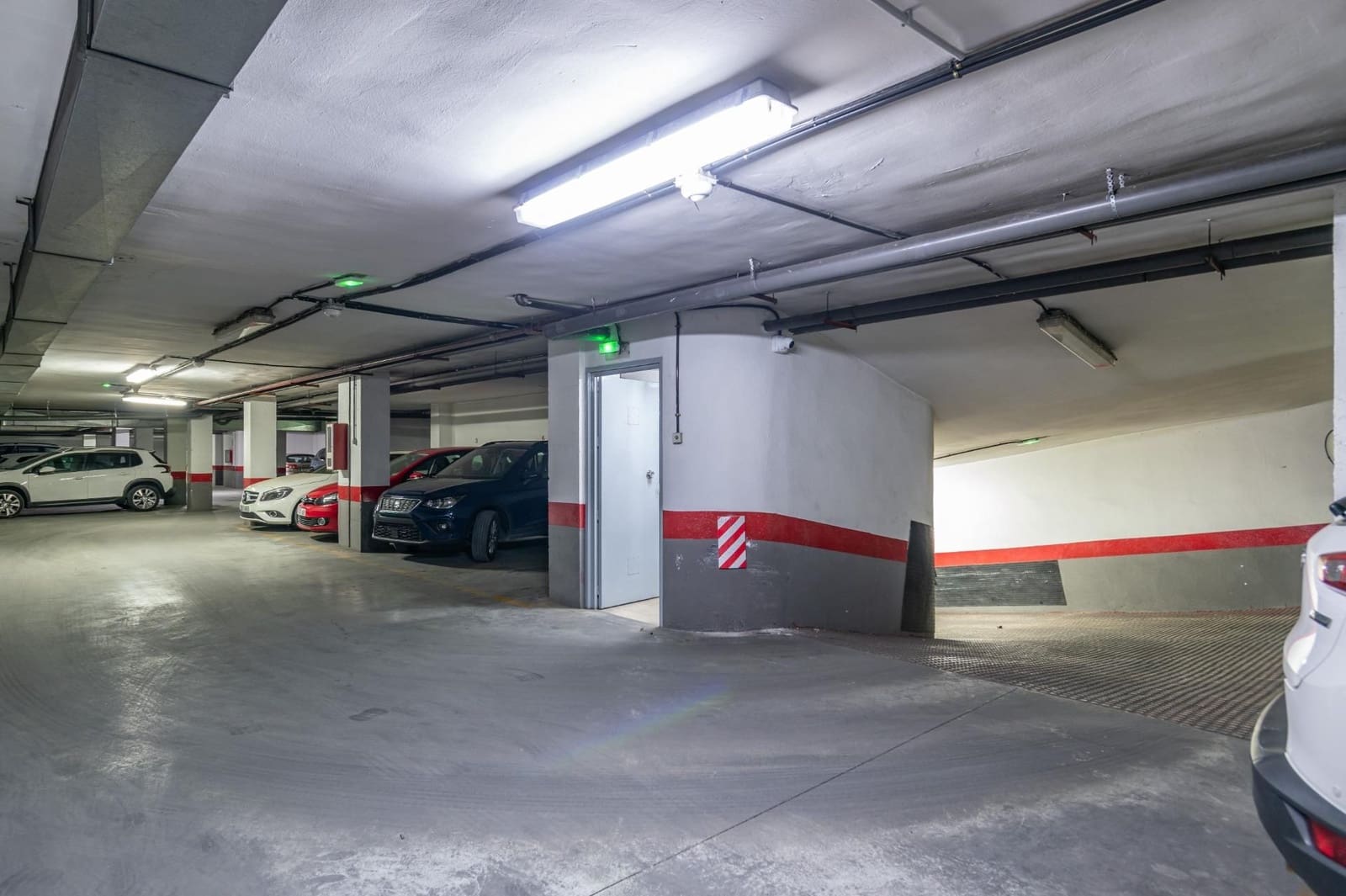 Garage for sale in Granada city - € 29,900 (Ref: 9534306)