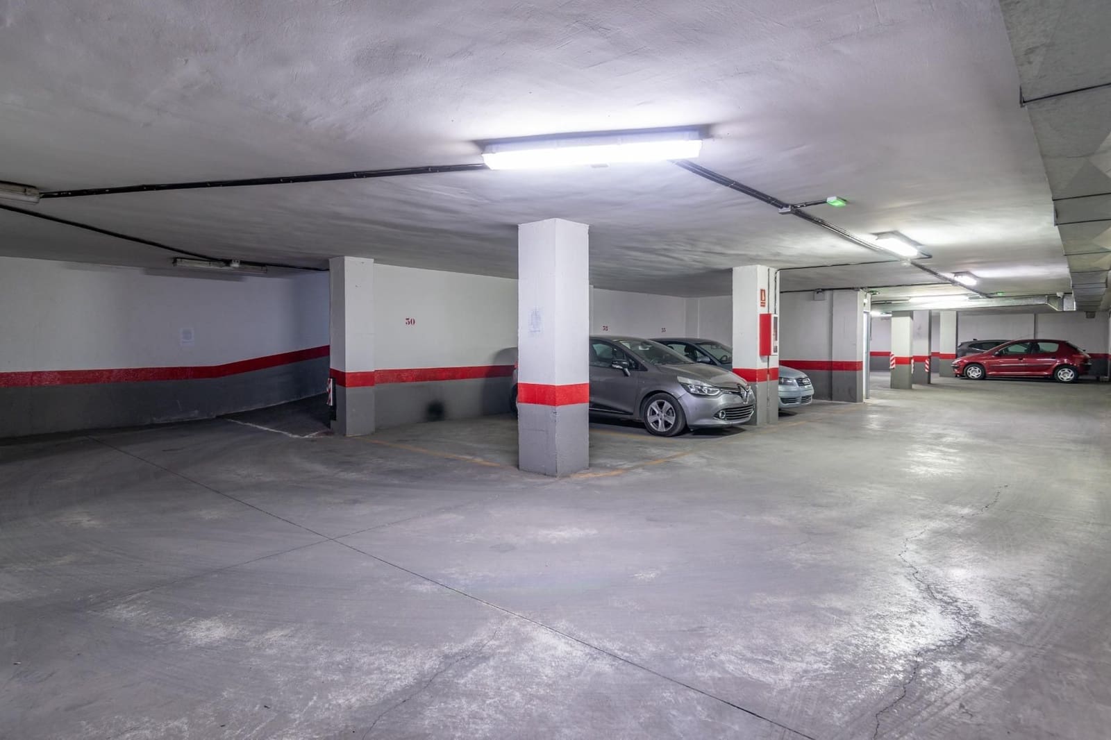 Garage for sale in Granada city - € 29,900 (Ref: 9534306)