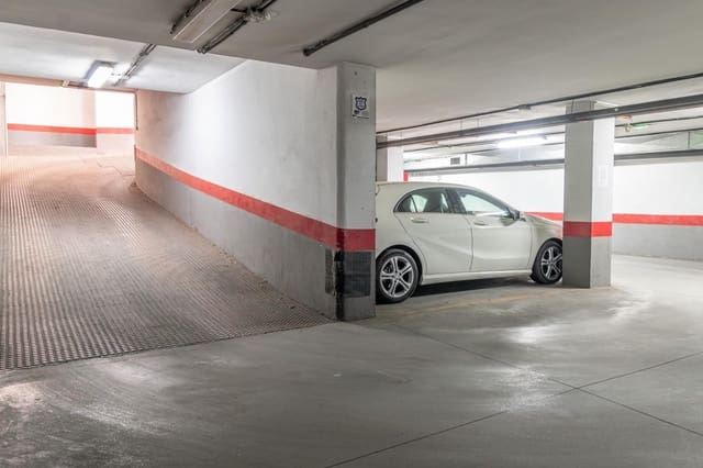 Garage te koop in Figares, Granada stad - € 29.900 (Ref: 9534306)