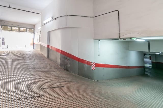 Garage te koop in Figares, Granada stad - € 29.900 (Ref: 9534306)