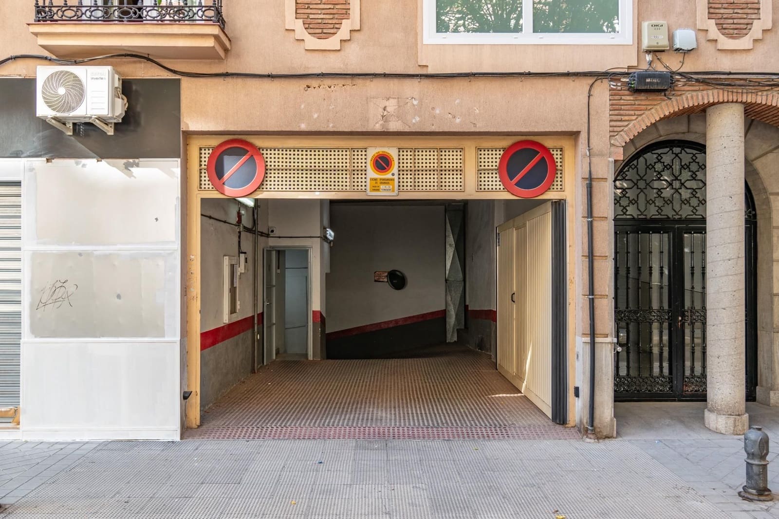 Garage for sale in Granada city - € 29,900 (Ref: 9534306)