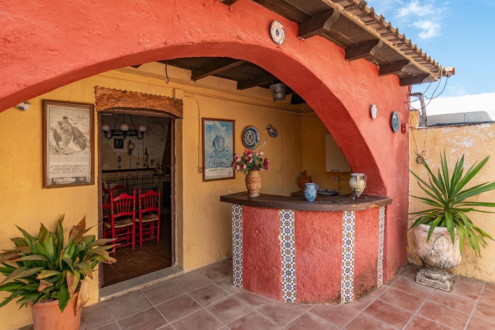 5 bedroom Villa for sale in Otura with pool garage - € 340,000 (Ref: 9534309)