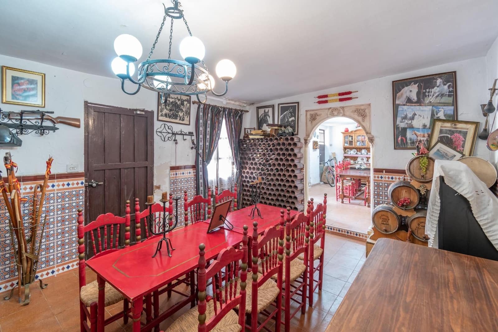 5 bedroom Villa for sale in Otura with pool garage - € 340,000 (Ref: 9534309)