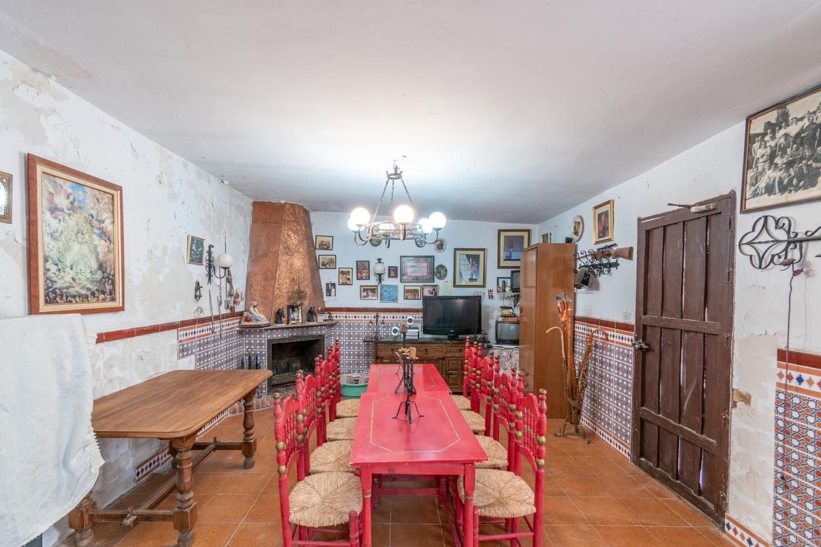 5 bedroom Villa for sale in Otura with pool garage - € 340,000 (Ref: 9534309)