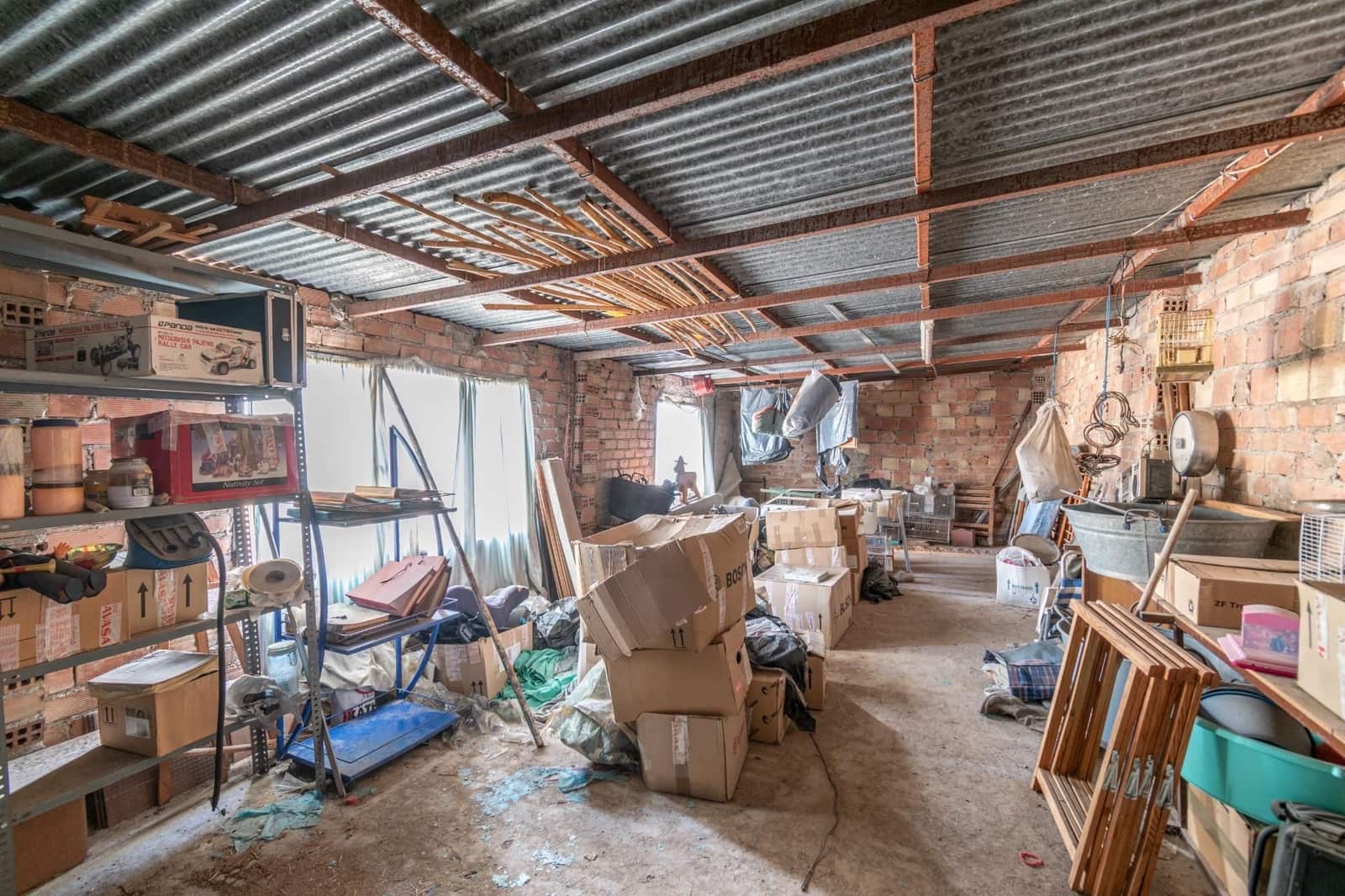 5 bedroom Villa for sale in Otura with pool garage - € 340,000 (Ref: 9534309)