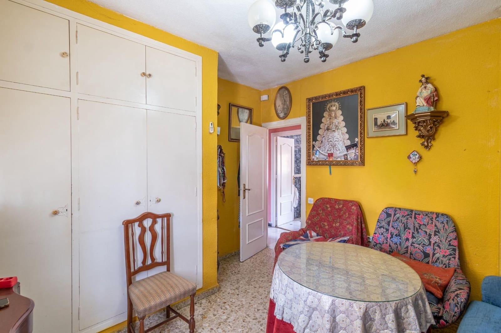 5 bedroom Villa for sale in Otura with pool garage - € 340,000 (Ref: 9534309)