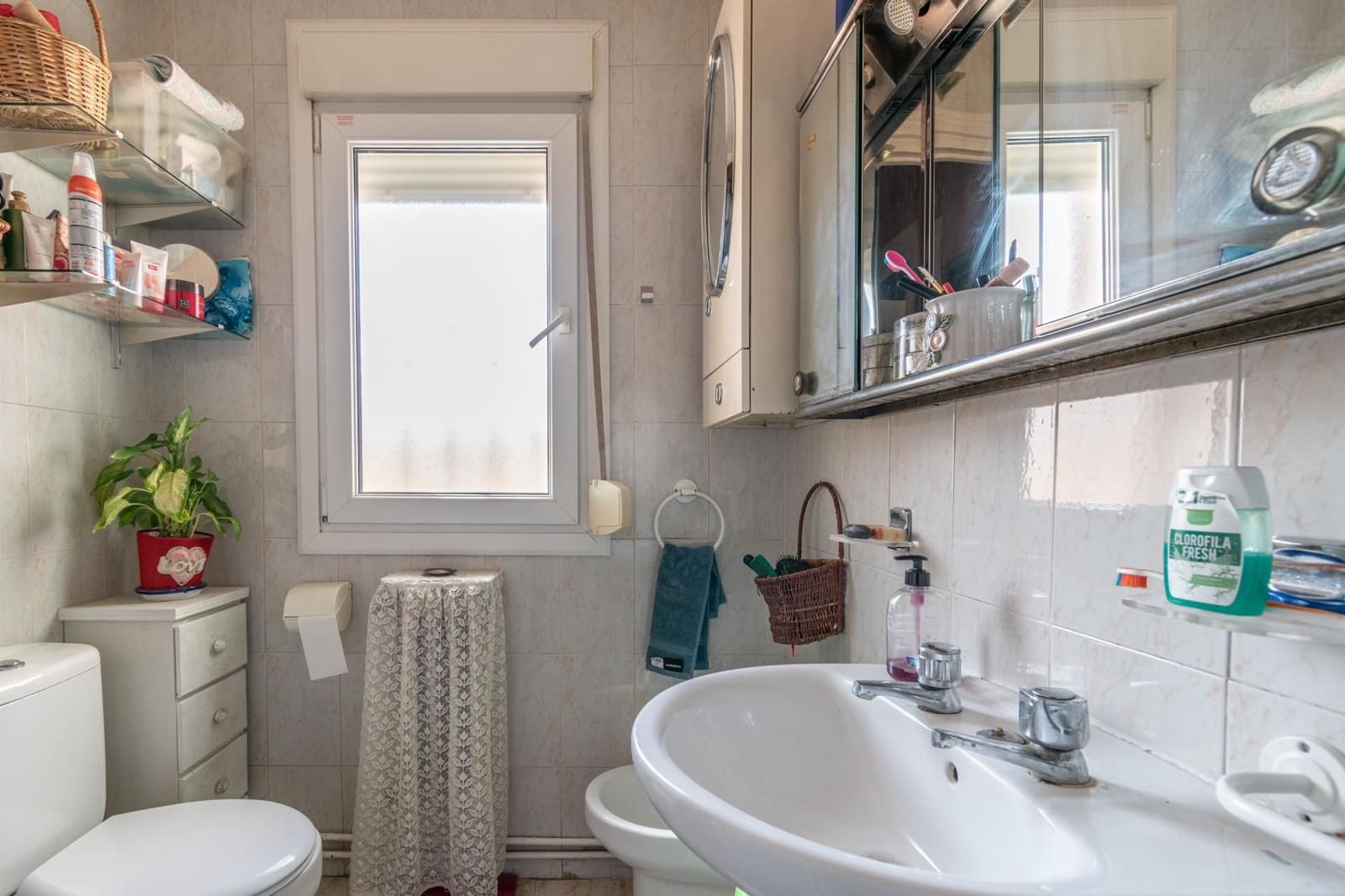 5 bedroom Villa for sale in Otura with pool garage - € 340,000 (Ref: 9534309)