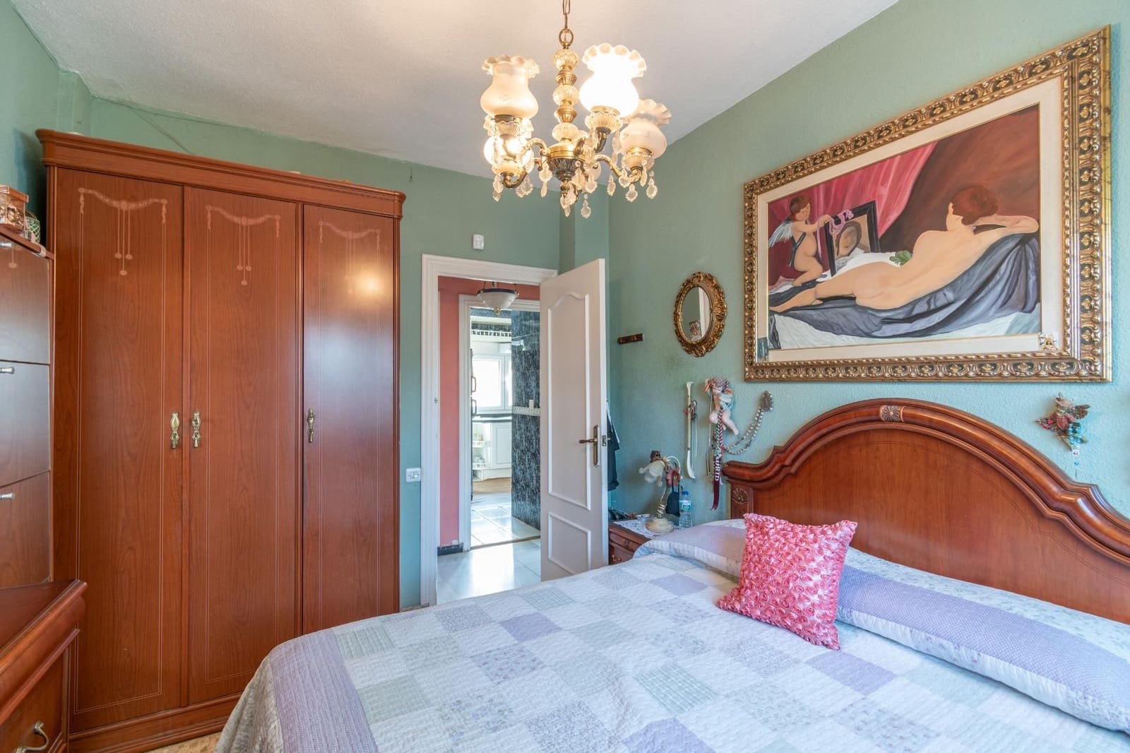 5 bedroom Villa for sale in Otura with pool garage - € 340,000 (Ref: 9534309)