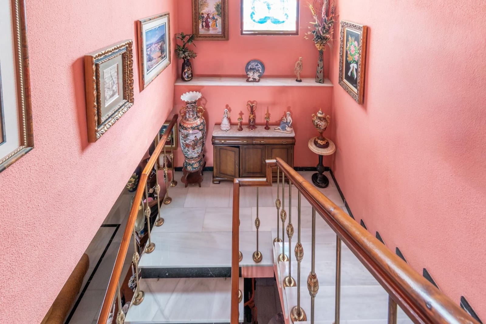 5 bedroom Villa for sale in Otura with pool garage - € 340,000 (Ref: 9534309)