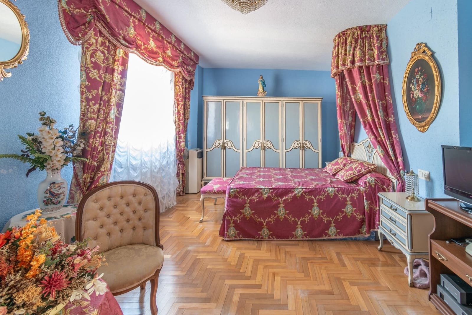 5 bedroom Villa for sale in Otura with pool garage - € 340,000 (Ref: 9534309)