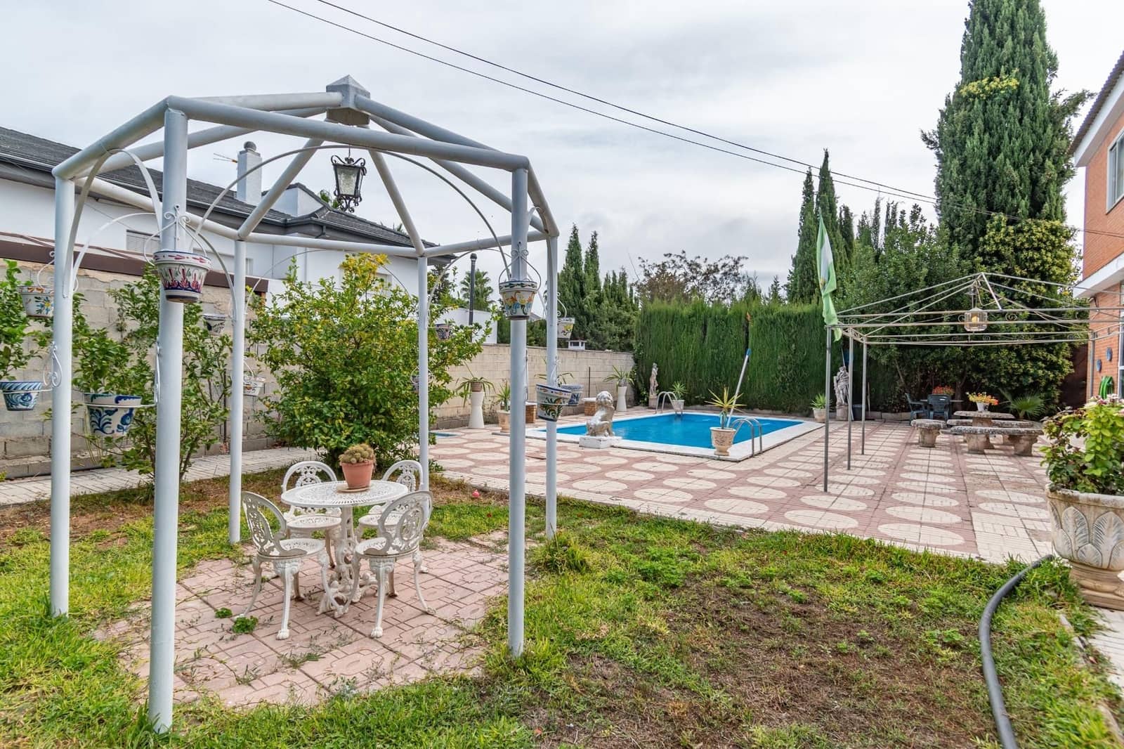 5 bedroom Villa for sale in Otura with pool garage - € 340,000 (Ref: 9534309)