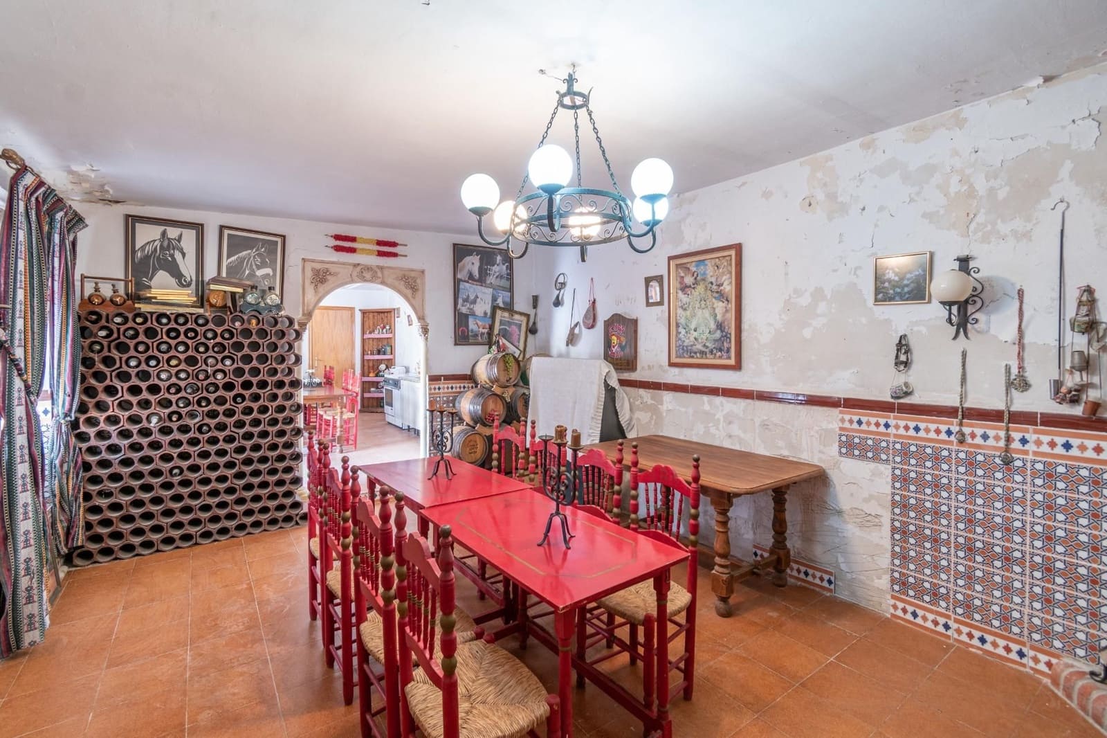 5 bedroom Villa for sale in Otura with pool garage - € 340,000 (Ref: 9534309)