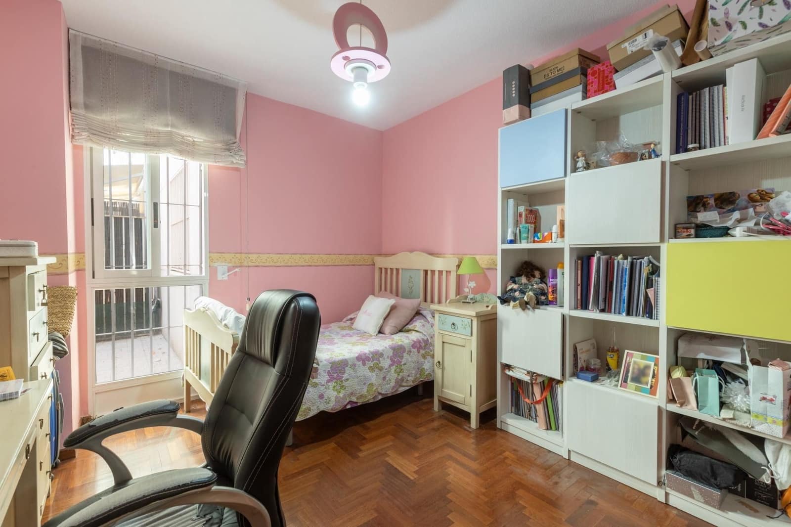 Piso de 4 habitaciones en Granada ciudad en venta con garaje - 435.000 € (Ref: 9534314)