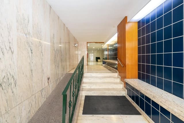 5 sovrum Lägenhet till salu i Pajaritos - Plaza de Toros, Granada stad med garage - 799 000 € (Ref: 9534316)