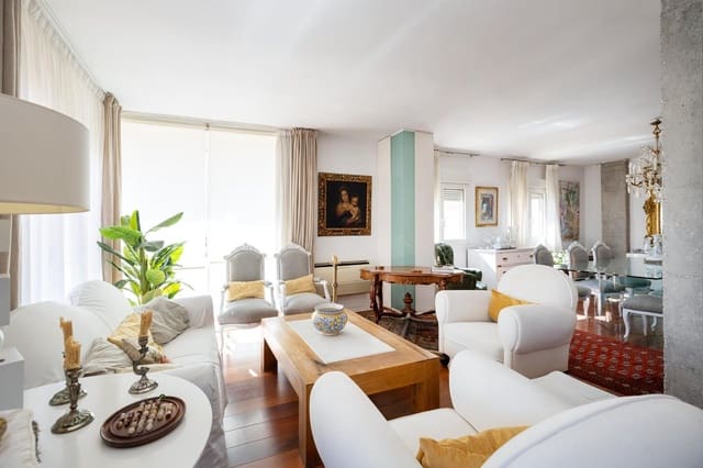 5 sovrum Lägenhet till salu i Pajaritos - Plaza de Toros, Granada stad med garage - 799 000 € (Ref: 9534316)